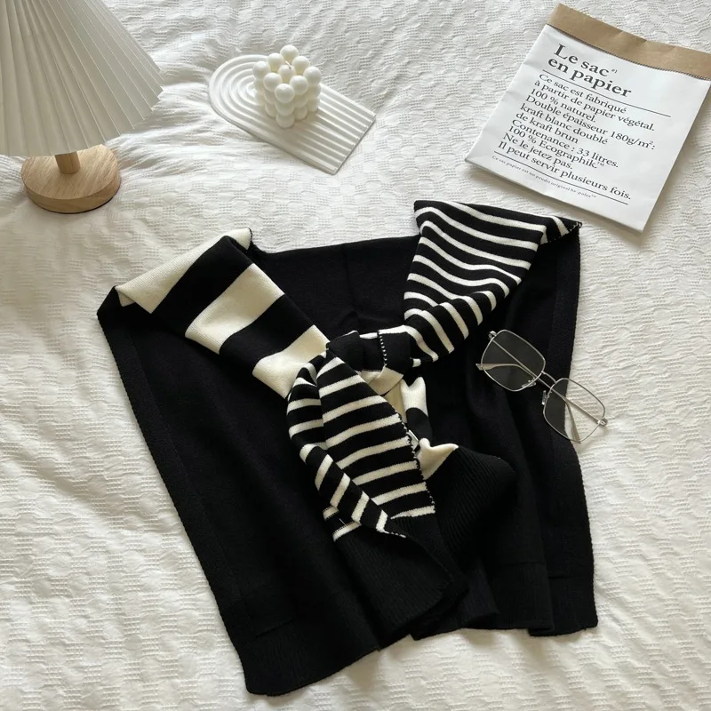 Women'S Fashion Website - Match Zwart-Wit Gebreide Gestreepte Volledig Bijpassende